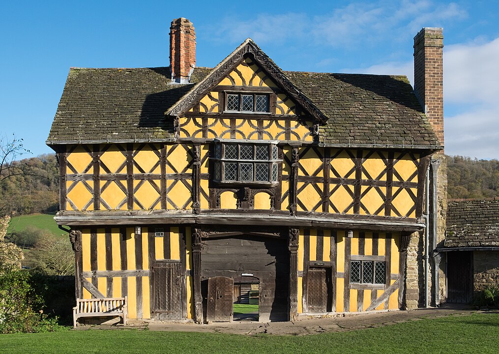 Stokesay Castle, gate house