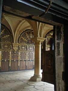 Bolsover's pillar parlour
