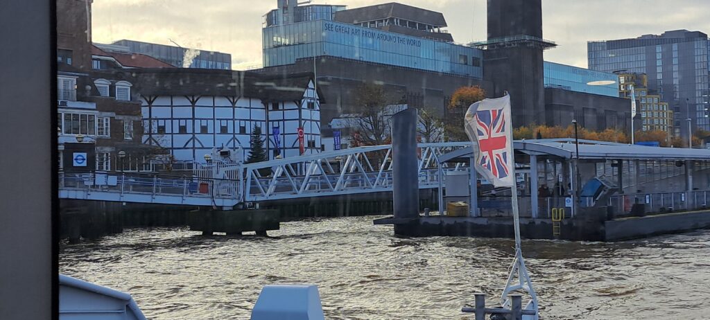 Shakespeare's Gloe, from the iver Thames