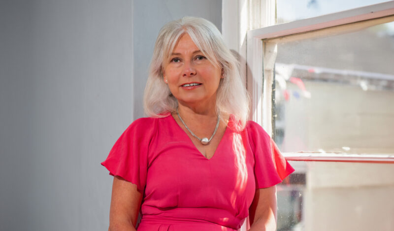 Dive into the Tudor World with Melita Thomas! 