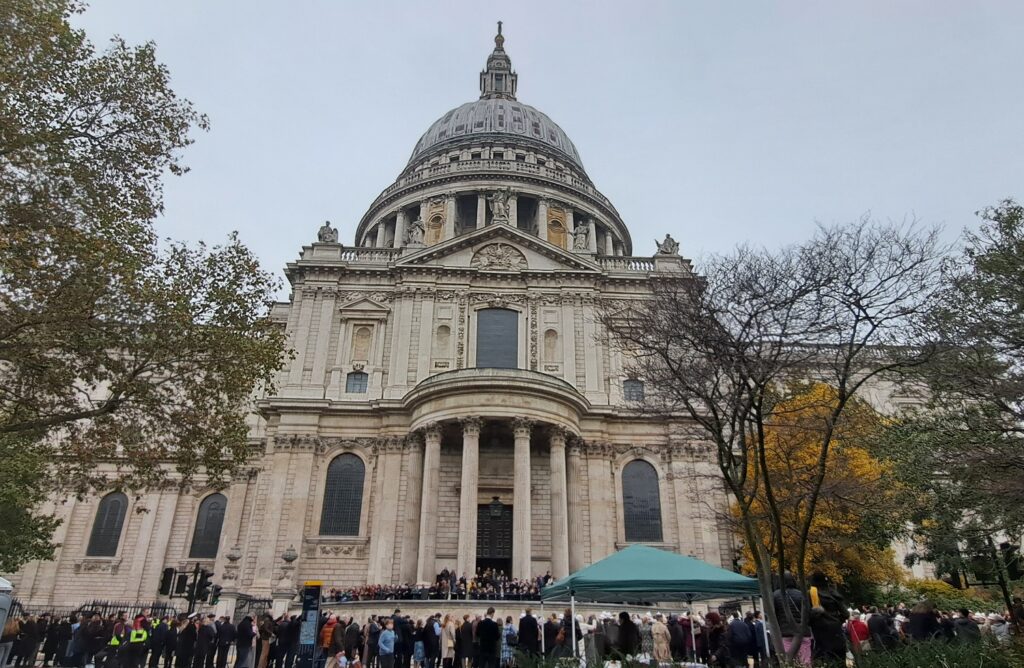 Walking passed St Paul's on the way to Mansion House for the show