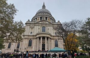 Walking passed St Paul's on the way to Mansion House for the show