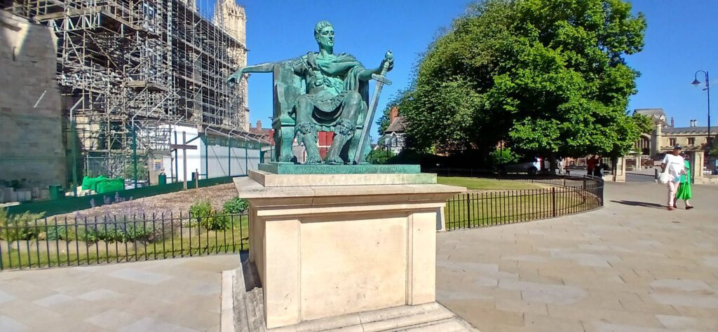 Constantine, a statue in York 
