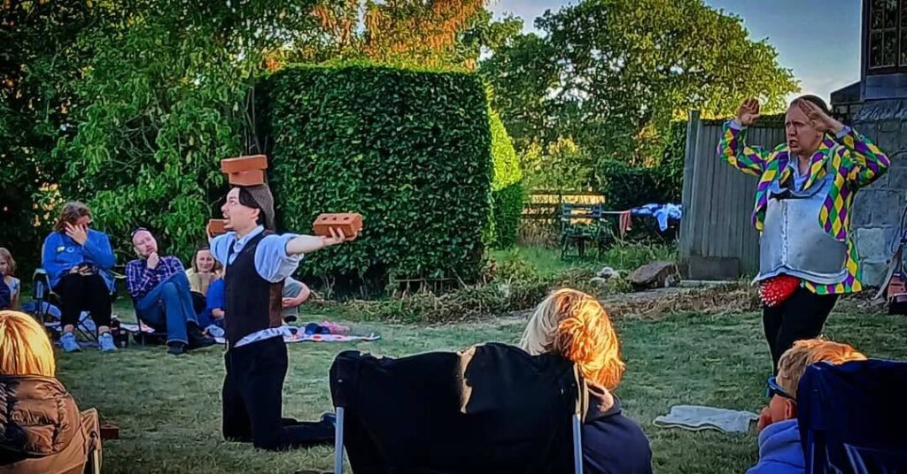 "Some man or other must present Wall" - British Touring Shakespeare's MSND at Spoulton