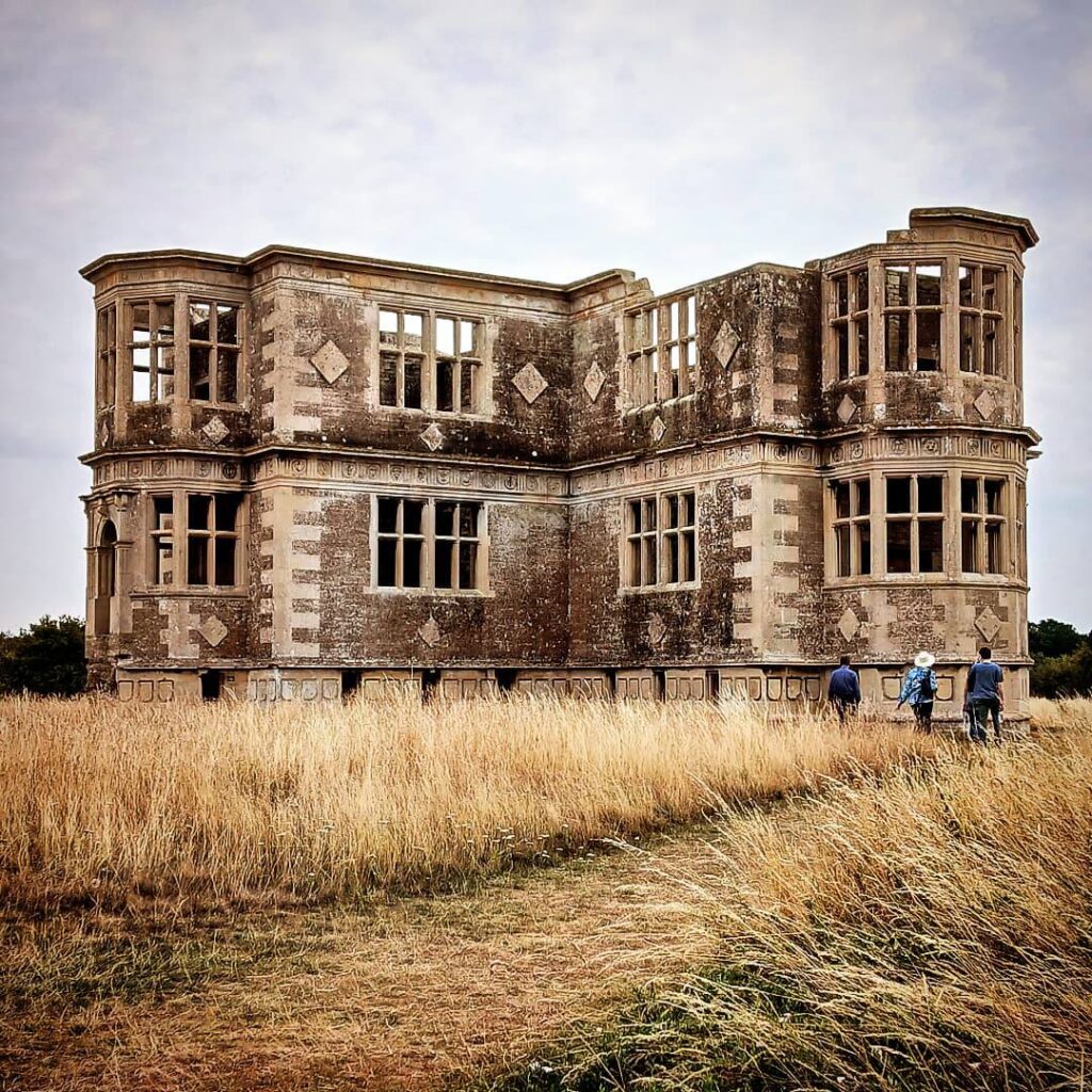 Lyveden New Bield