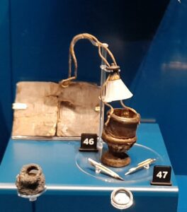 The recovered inkwell mirrors the one featured in Holbein’s portrait of a young merchant, drawing us directly into the world of individuals like Sir Rowland and the vibrant, literate culture that defined his age.